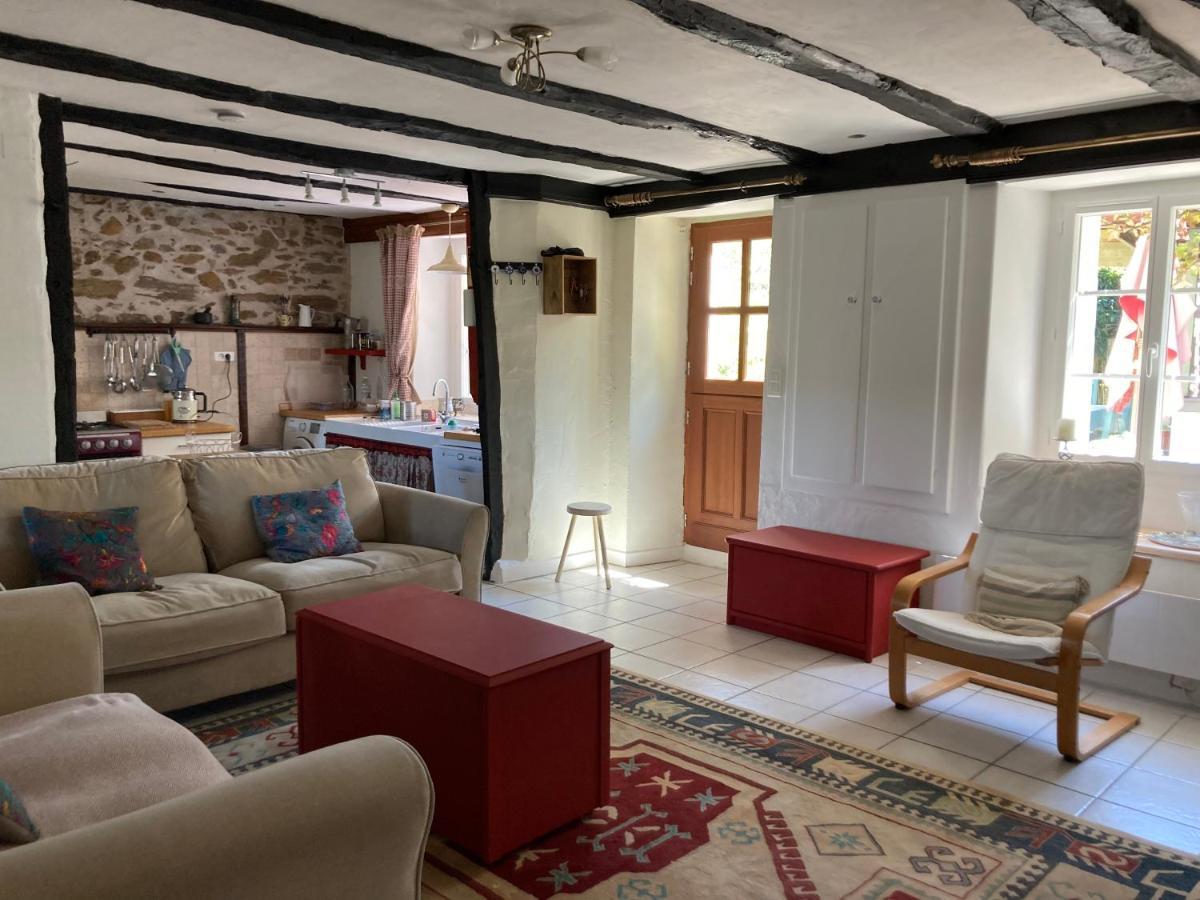 La Maison Charmante D'Elisabeth Saint-Ybard Exterior photo